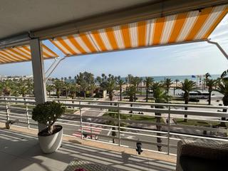 Pis a Platja de Llevant. Exclusiva vivienda reformada con vistas al mar en pleno paseo ja