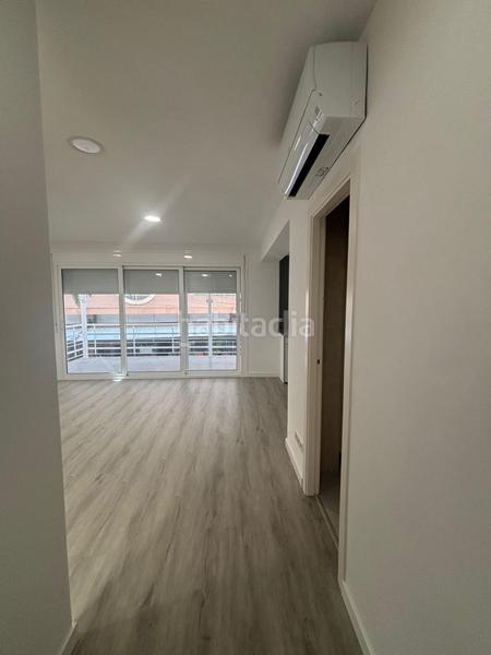Foto 08e05cad-7f38-4b60-a424-67c586979794. Apartamento exclusiva oportunidad en primera línea de playa ! apartamento reformado tipo loft con vistas laterales al mar en Salou