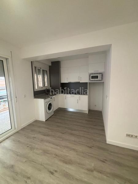 Foto 1379d464-b83c-4dd1-ad09-a47927b25adc. Apartamento exclusiva oportunidad en primera línea de playa ! apartamento reformado tipo loft con vistas laterales al mar en Salou