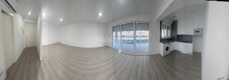 Foto 9e0fa3b5-688d-4821-a012-cd8547234e18. Apartamento exclusiva oportunidad en primera línea de playa ! apartamento reformado tipo loft con vistas laterales al mar en Salou