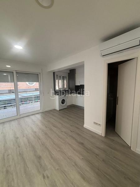 Foto ad502008-9b1a-43ae-9453-5e5ee9cf2768. Apartamento exclusiva oportunidad en primera línea de playa ! apartamento reformado tipo loft con vistas laterales al mar en Salou