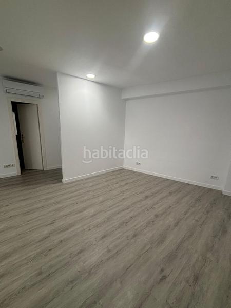 Foto b271cda4-9c48-4bad-8286-26b5c8bab84a. Apartamento exclusiva oportunidad en primera línea de playa ! apartamento reformado tipo loft con vistas laterales al mar en Salou