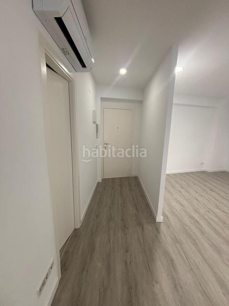 Foto c22662be-162e-4e61-be9c-7237573b0933. Apartamento exclusiva oportunidad en primera línea de playa ! apartamento reformado tipo loft con vistas laterales al mar en Salou