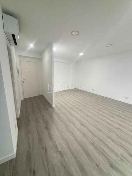 Foto f5e0fc4b-882c-477c-a268-0eaa8e7f82a4. Apartamento exclusiva oportunidad en primera línea de playa ! apartamento reformado tipo loft con vistas laterales al mar en Salou
