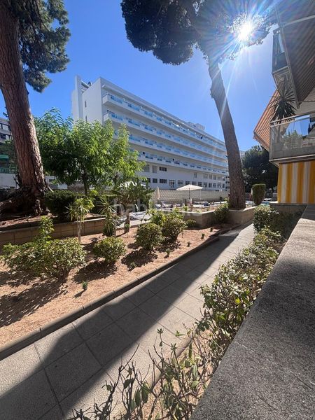 Foto 93a08d91-5cde-4494-99c5-95b0248836e7. Planta baixa amb piscina a Mar i Camp - Platja dels Capellans Salou