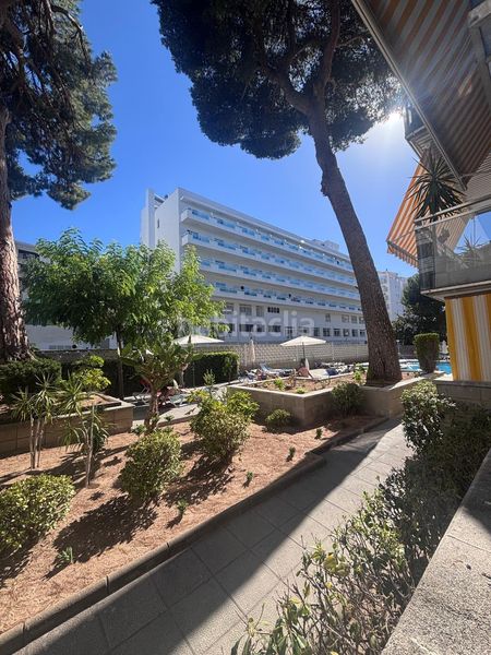 Foto ed549b3c-1040-4b86-a72d-cecc1aaa5622. Planta baixa amb piscina a Mar i Camp - Platja dels Capellans Salou