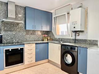 Dplex  Carrer empord. Dplex de 93m tils en perfecte estat amb terrassa i aparcamen