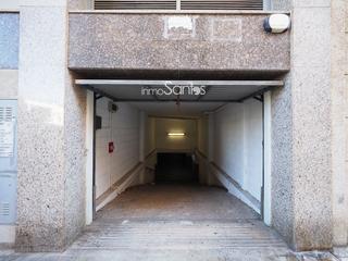 Car parking in puig rom