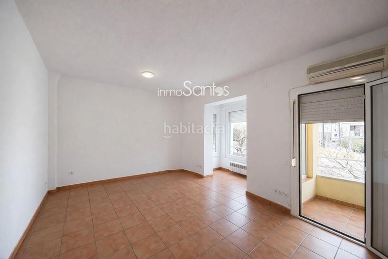 Foto 97507d6e-c18e-49f7-ae41-f1cb179b6306. Pis a Centre Roses