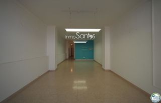 Lloguer Local Comercial a Del dr alexander fleming 2. Local centro roses