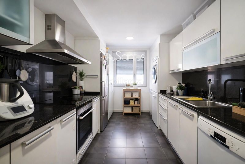 Foto bf5964ce-90e1-4694-92f6-812333dff975. Duplex avec parking dans Centre Roses