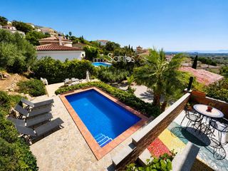 Casa  Belgica. Un balcón privilegiado sobre la bahía de roses