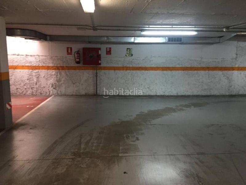 Foto d1c8977f-b82d-4ded-9c37-dc06fa1f0060. Parking coche 10 plazas de parking seminuevas en venta en Mollet del Vallès