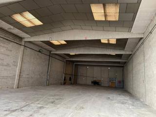 Lloguer Nau industrial a Canovelles. Nave industrial de 1.983 m2 en alquiler