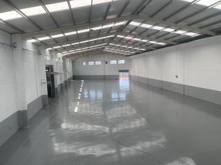 Rent Industrial building in Lliçà de Vall. Nave industrial con salida a dos calles