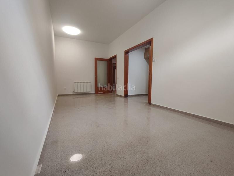Foto edb75104-46a1-49f9-8208-f75c52407946. Planta baja  de 2 habitaciones con patio interior en venta, centro en Granollers