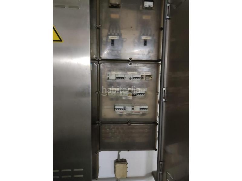 Foto b5b6b30a-fbe0-4046-b676-f0e0d3e2e163. Alquiler nave industrial nave ind. esquinera en alquiler en Montcada i Reixac