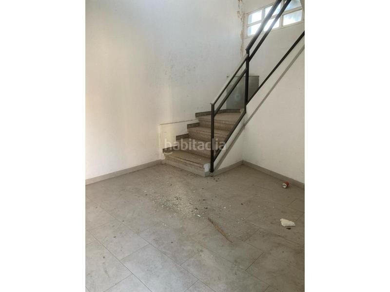 Foto f75c160a-557e-459d-a73d-bc0b1de3fafe. Alquiler nave industrial nave ind. esquinera en alquiler en Montcada i Reixac