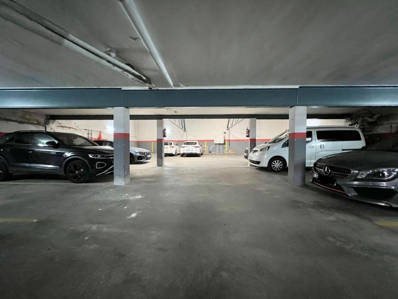 Foto 3934a9c8-707f-42cb-8560-a251c7e77827. Parking voiture dans Centre Mollet del Vallès