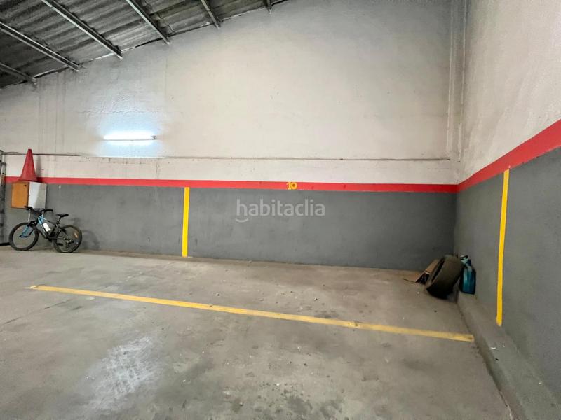 Foto 5ebb3483-cb4f-4a6c-8837-c9987d4d1694. Parking voiture dans Centre Mollet del Vallès