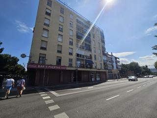 Pis  Carrer can flequer. Tres habitaciones, balcn y un lavadero que parece un trastero
