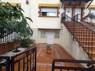 Casa  Calle de salvador espriu. Maravillosa casa en el barrio de la cucurny!