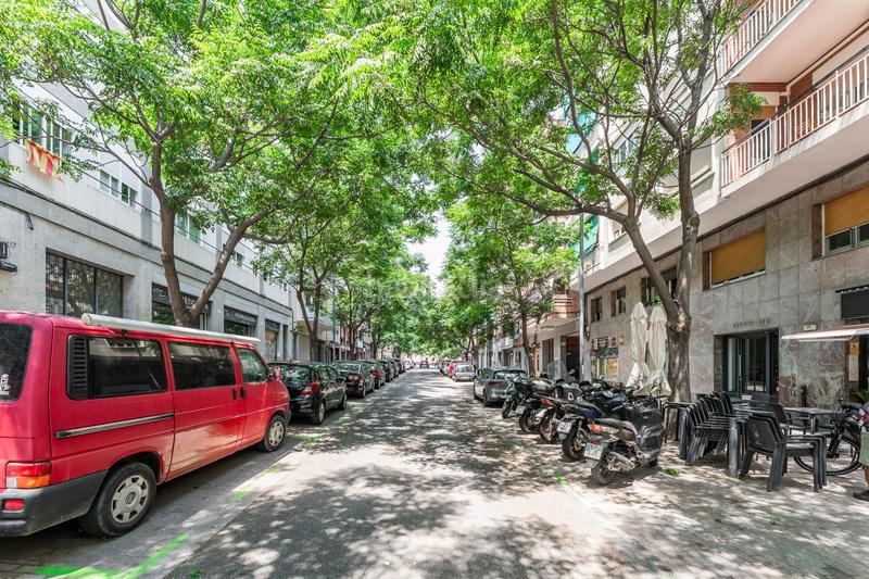 Foto aca106a3-aa2d-4d34-b219-39a7e1708873. Local comercial local en venta cerca de la parada de metro de sagrera en Barcelona