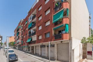 Pis  Calle de sant joan. Comodidad, amplitud y luz en tu nuevo hogar en mollet