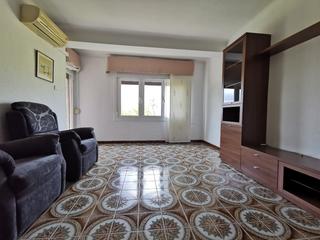 Pis  Carrer de lluís companys 4. Piso cómodo, funcional y muy bien distribuido en el centro de la