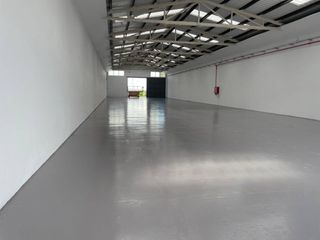 Lloguer Nau industrial a Canovelles. Nave industrial en canovelles para alquilar totalmente reformada