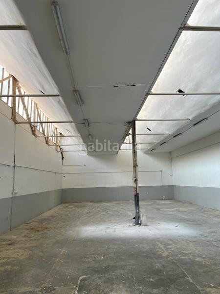 Foto e869ce1d-07db-4d37-9688-8b83fe5ccaa1. Fabrikhalle in Sant Fost de Campsentelles