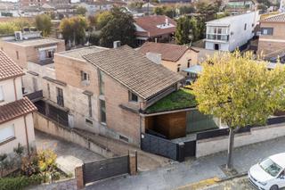 Reihenhaus  Calle pau casals (calle). Casa a 3 vientos en venta en pleno centro de parets del vallés