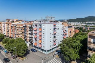 Flat  Lluis millet (calle). Un hogar lleno de luz en can pantiquet donde cada día empieza co