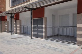 Ground floor  Poeta joan maragall (calle) 5. Planta baja única en pleno centro de montmeló, totalmente a pie