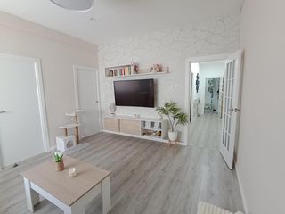 Planta baixa  Carrer sol. Encantadora planta baja con patio interior en canovelles  una op