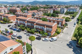 Casa adosada en Parets del Vallès. Luz, jardín y tranquilidad en el corazón de parets del vallès