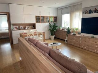 Chalet à Lliçà d´Amunt. Chalet independiente exclusivo artesanía en madera, luz total y