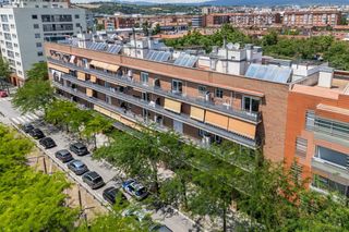 Appartamento  Marie curie (avenida). Amplio y moderno piso con plaza de parking y terraza en granolle