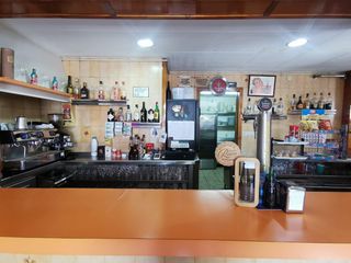 Business premise  Calle del pintor mir. Negocio bar en activo en venta en montmeló