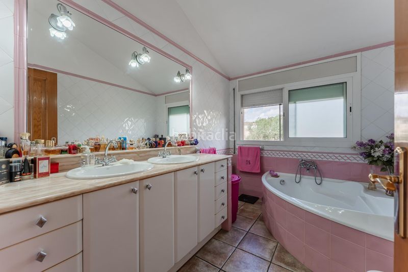 Foto a7020999-dd43-46ee-b92b-01eb8039e5ce. Casa amb calefacció aparcament piscina a Martorelles