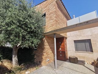 Casa a Anselm Clave (Calle) 10