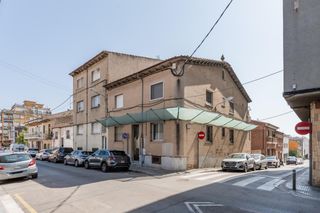 Etagenwohnung  Carrer feliu tura. Deja de buscar casa. empieza a imaginar tu hogar.