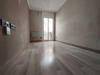 Appartement  Onze de setembre (avenida). Piso en venta reformado en el centro de montornés del vallés, ub
