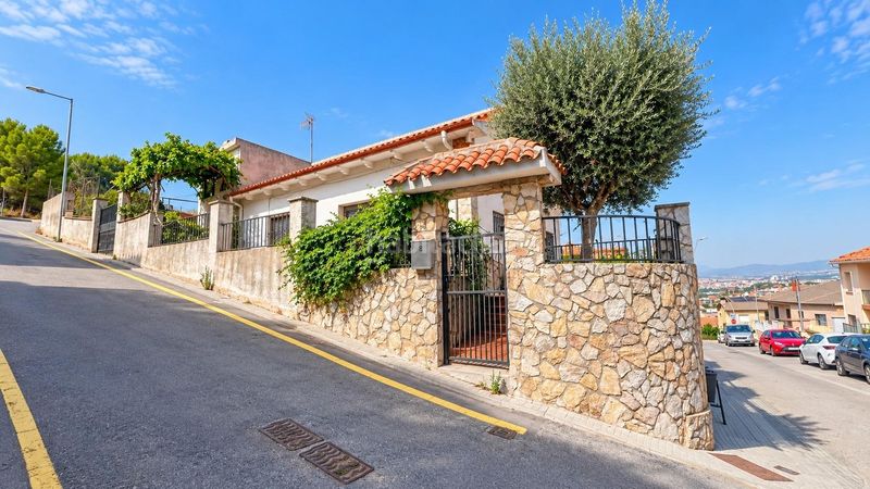 Foto e5da0977-9185-4622-8bfd-f01d0ee9becd. Casa amb aparcament a Martorelles
