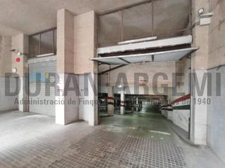 Car parking in Santiago rusiñol 5. Plaza de parking en venta en vallparadís