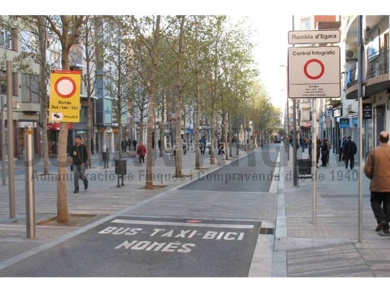 Foto ae205183-fb43-4d45-b961-4b7cdc6d753a. Geschäftsraum in Barri del Centre Terrassa