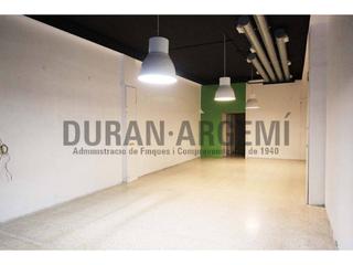Miete Geschäftsraum in Nuria 260. Local comercial en alquiler en la maurina