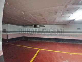 Lloguer Aparcament cotxe  Calle santiago rusiñol. Plaza de aparcamiento en alquiler en zona escuelas