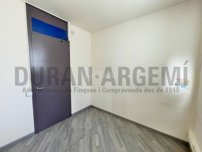 Foto b7a6367a-85ff-40fe-b228-69a2f6ff5978. Affitto ufficio in Barri del Centre Terrassa