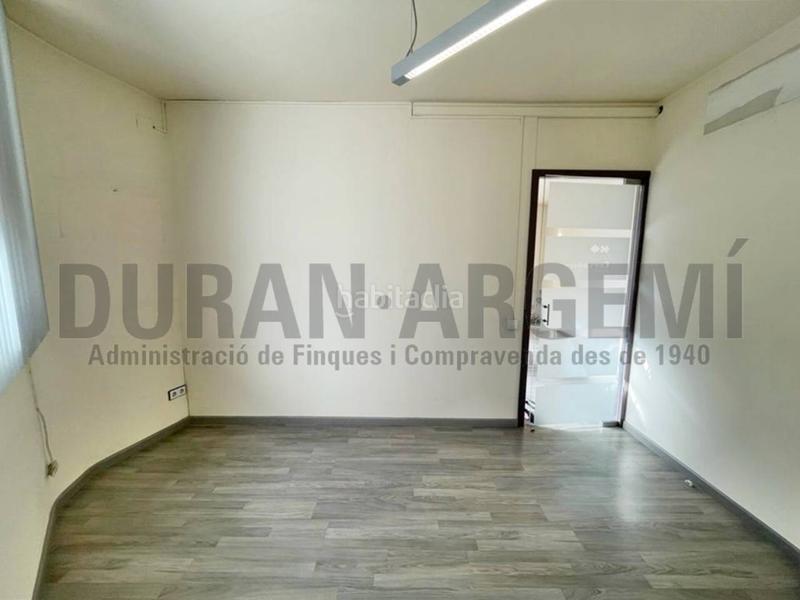 Foto e37bdeb6-9662-4efe-9dee-5b1c874069a2. Affitto ufficio in Barri del Centre Terrassa